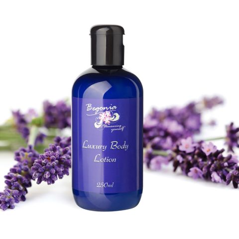 Fingerhut -Aurawhite Skin Spa 4 in 1 Trial Set ( Combo X 2 SET )